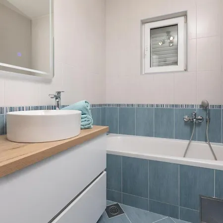 Luxury Sky With Sea View And Whirlpool * Makarská