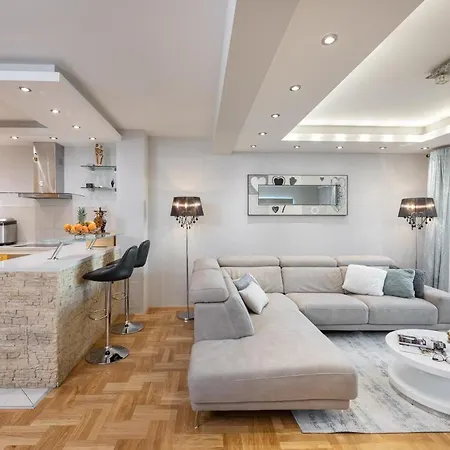 Luxury Sky With Sea View And Whirlpool Apartmán